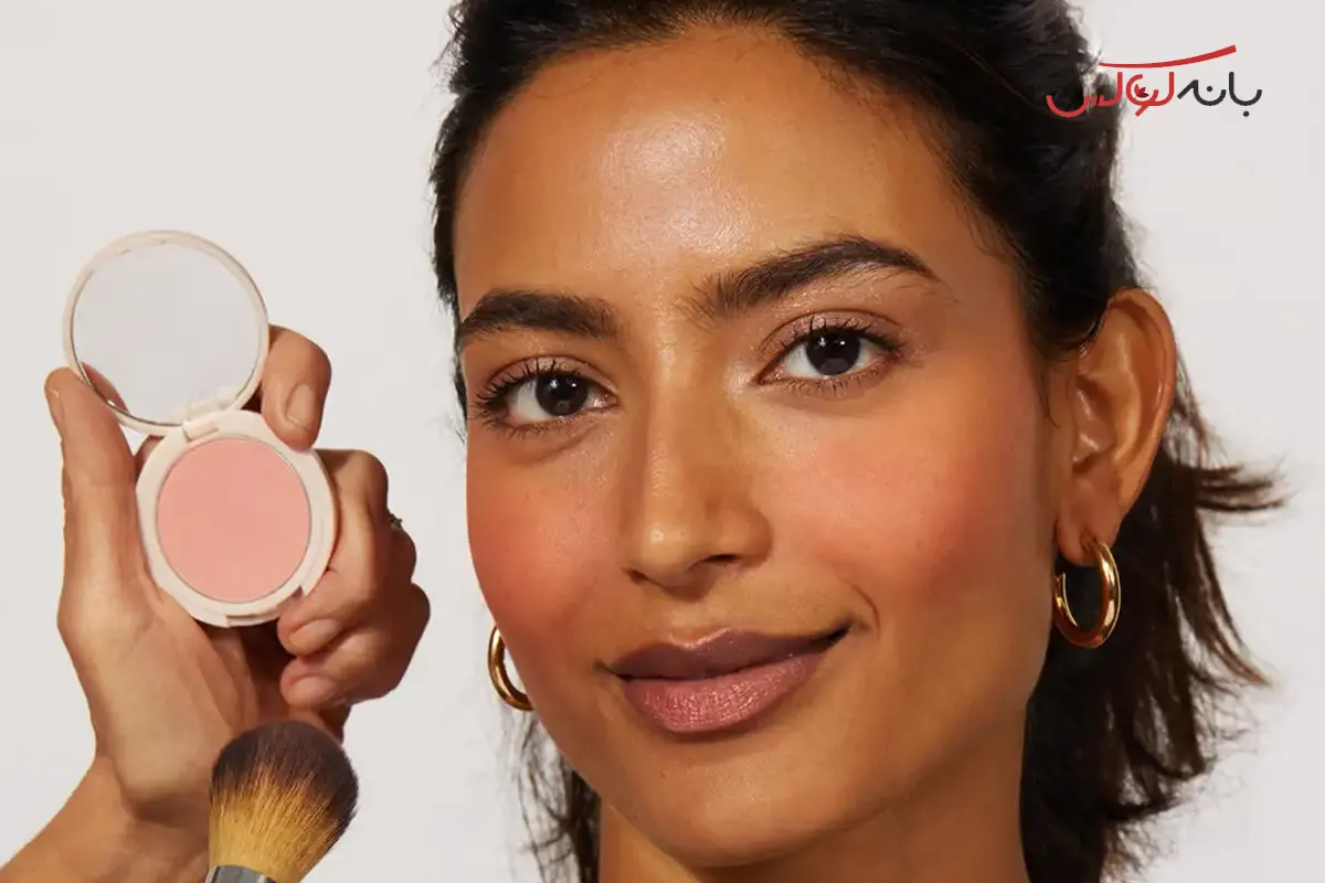 کرم پودر مناسب صورت های بیضی مانند و کشیده