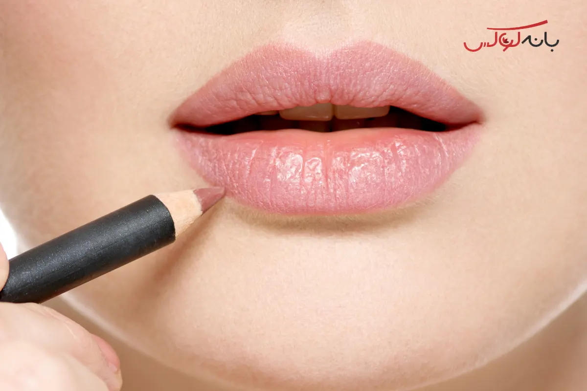 نحوه صحیح آرایش لب های صورت کشیده و بیضی مانند